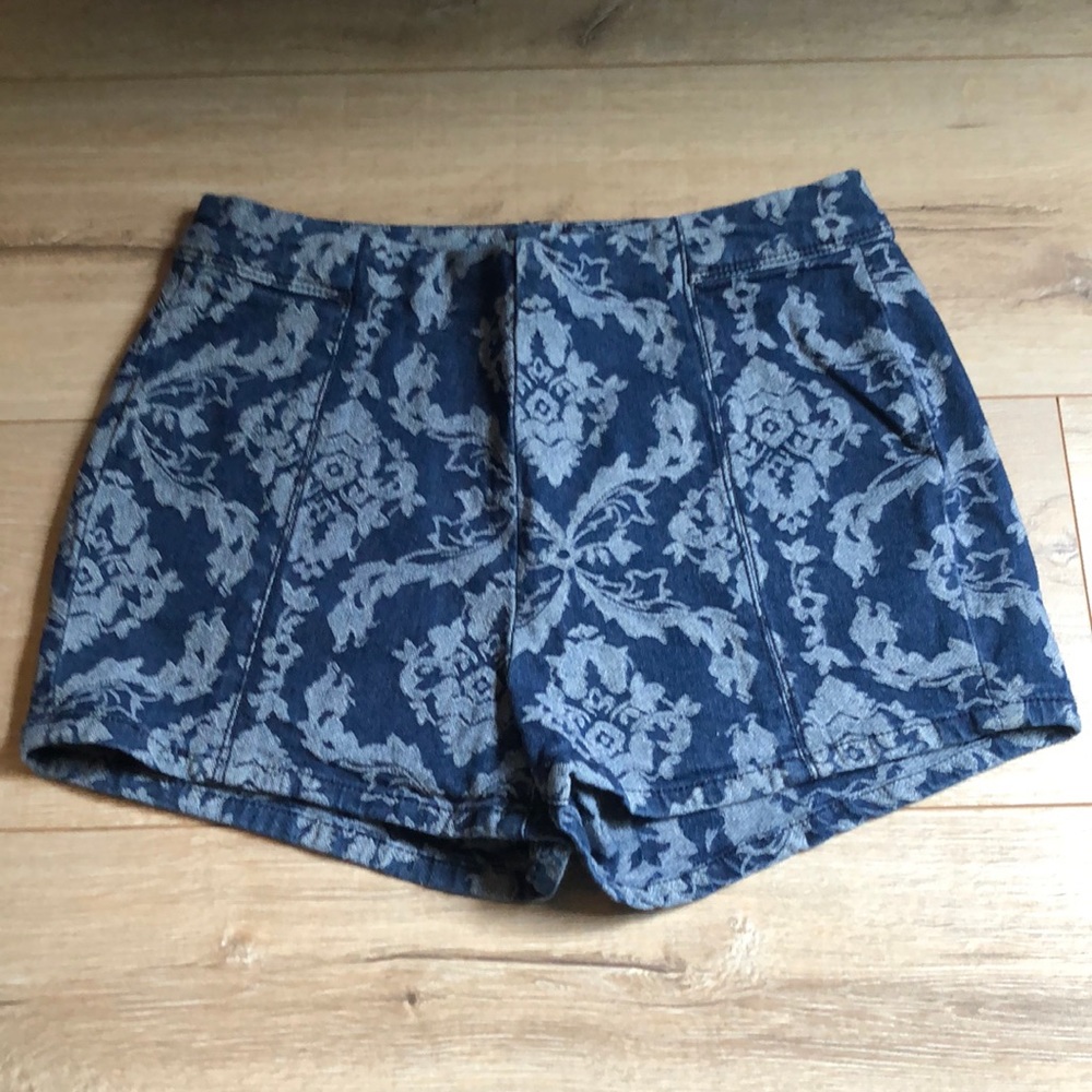 High waist blue design shorts
